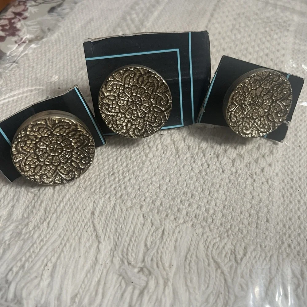 Cabinet Drawer‎ Knobs Cynthia Rowley Round Antiqued Gold Pulls Set of 3